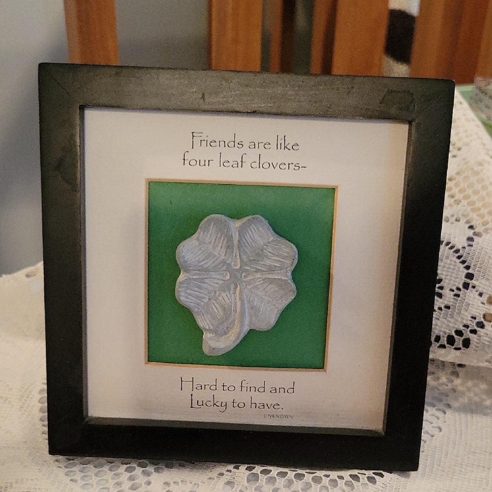 Isabel Bloom Clover Frame